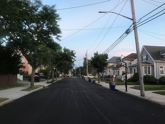 4th image of 433 Beach 145th St