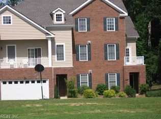 205 Lakeview Cv, Smithfield, VA 23430