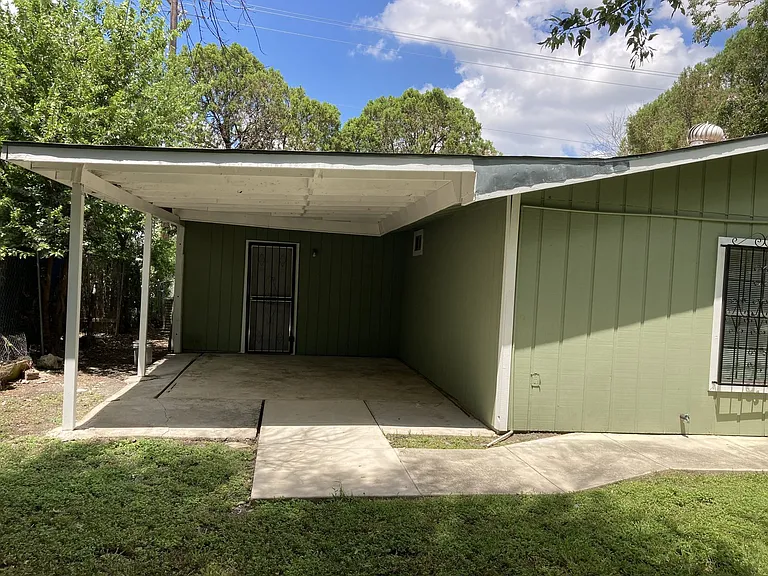 6358 W Commerce St — Photo 12
