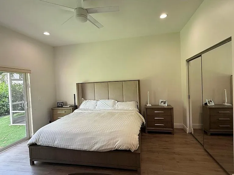 6165 NW 77th Pl — Photo 8