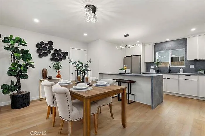 1725 W Harvard St — Photo 6