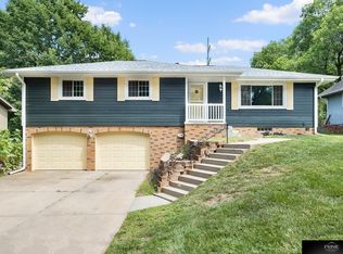 11636 Raleigh Dr, Omaha, NE 68164