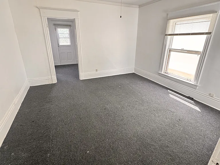 1432 Hayes Ave — Photo 5