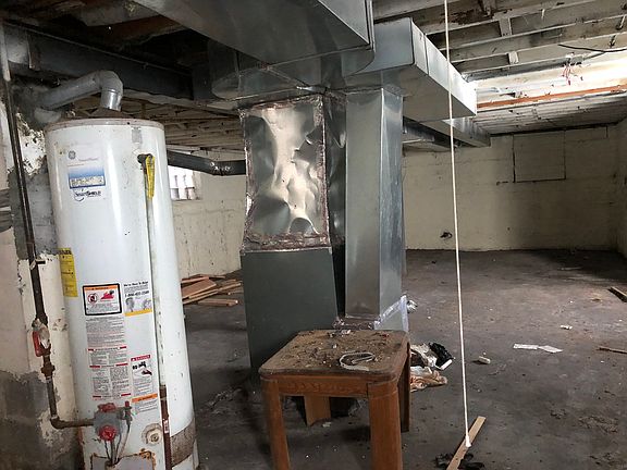 3rd image of 11844 S La Salle St