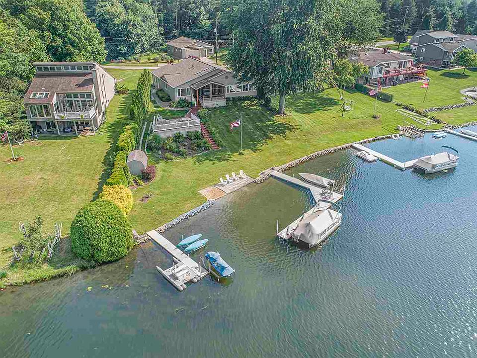 1st image of 11730 Lakeside Dr N