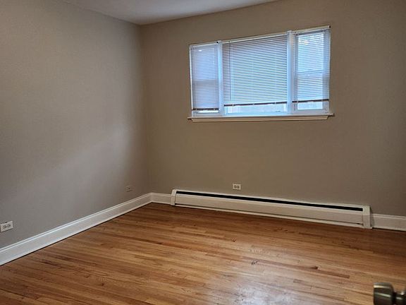 5th image of 6828 N Greenview Ave APT 2N