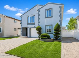 32 Furness Pl, Staten Island, NY 10314