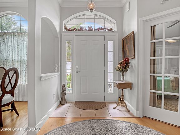 3rd image of 4953 4th Ln