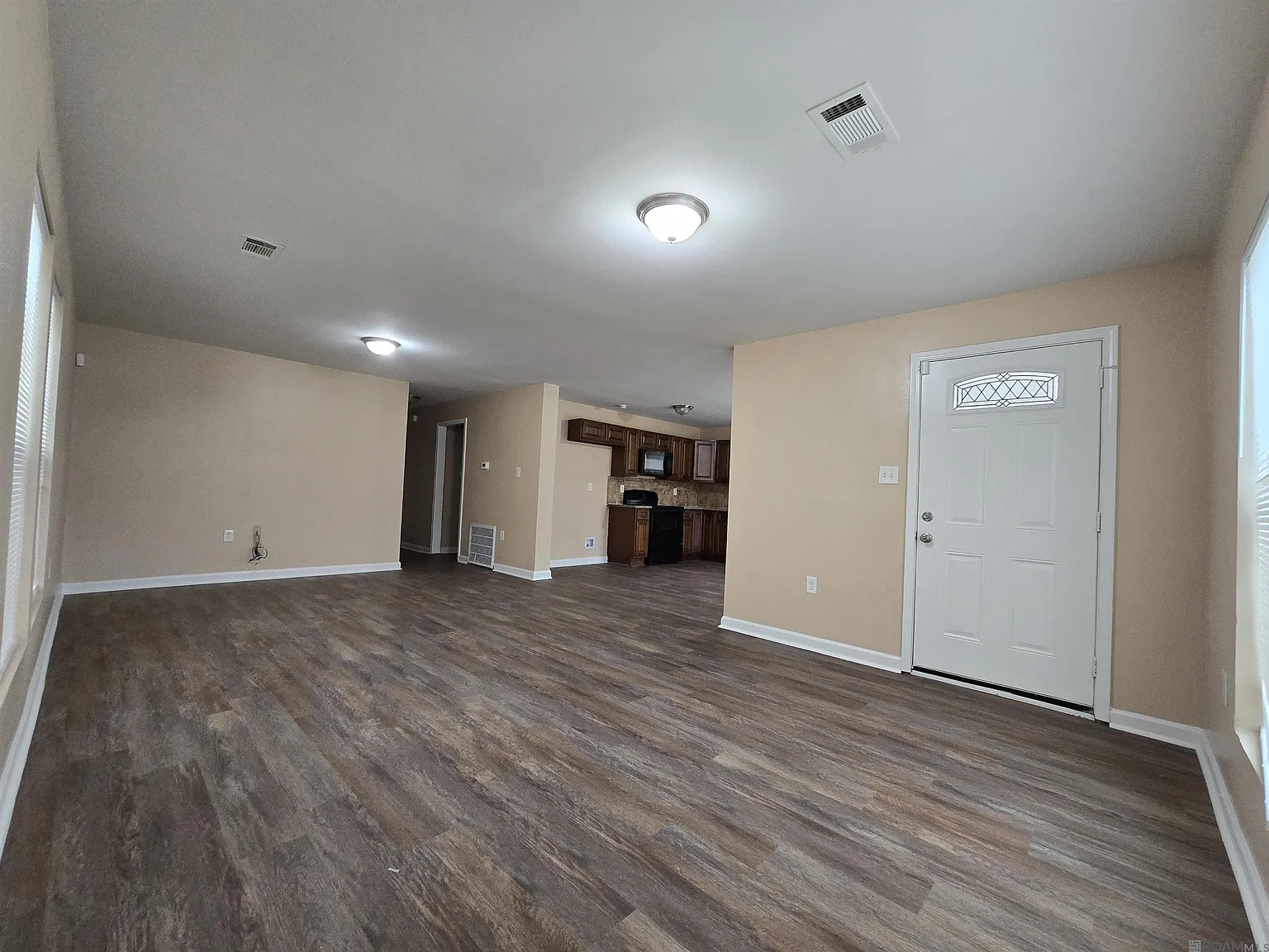 4 bed, 1484 sqft, $1,700 — Photo 2