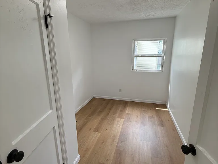 608 Schuyler Dr — Photo 11