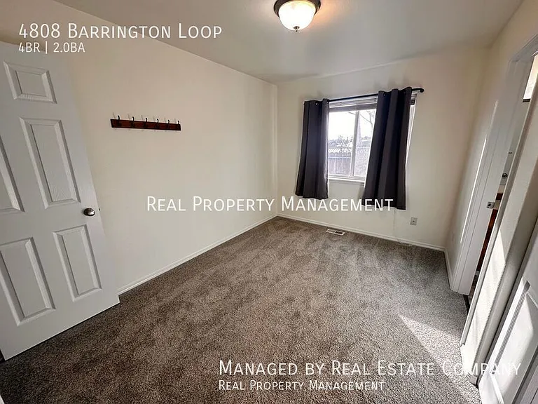 4808 Barrington Loop — Photo 15