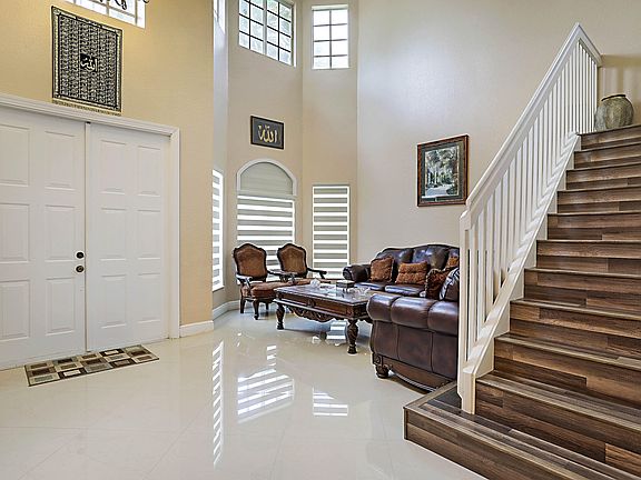 4th image of 6401 SW 195th Avenue