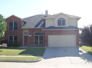 1216 Topeka Dr, Saginaw, TX 76131