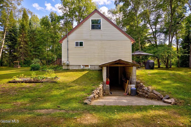 2nd image of 36 Ferris Road
