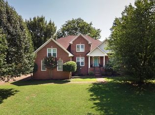 192 Meadowlake Dr, Hendersonville, TN 37075