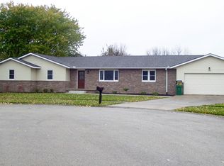 108 Fawn Ct, Morris, IL 60450