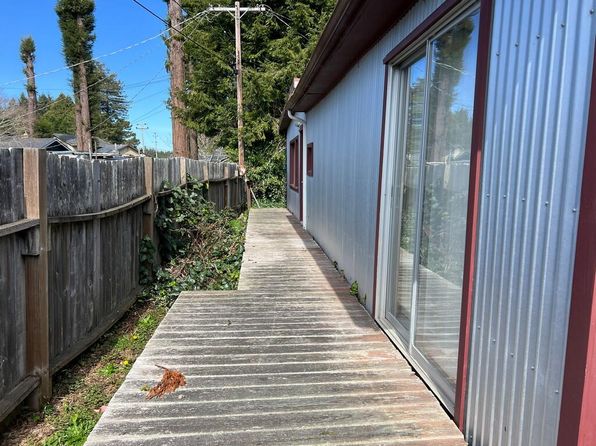 6092-6094 Avalon Dr, Eureka, CA 95503