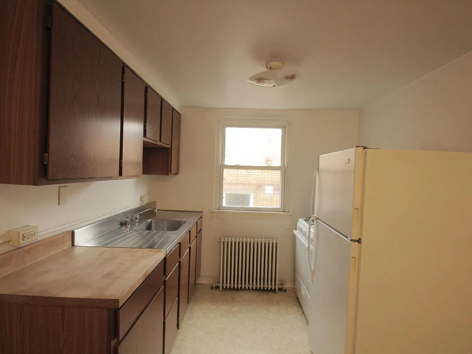 1 bed, 658 sqft, $1,100 — Photo 3