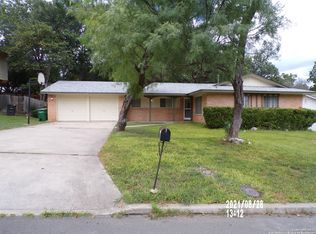 6815 Farrow Pl, San Antonio, TX 78240