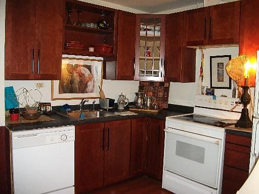 2nd image of 5840 W 104th St APT 107