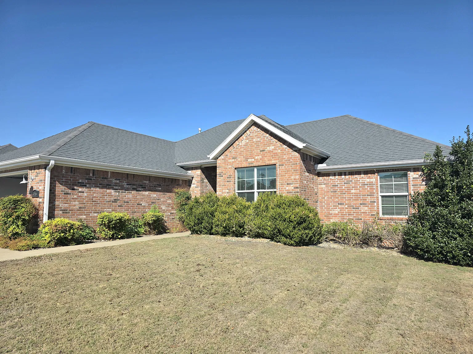 4 bed, 1704 sqft, $2,100 — Photo 2