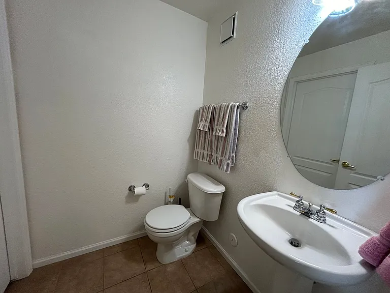 5050 Brookfield Dr — Photo 9