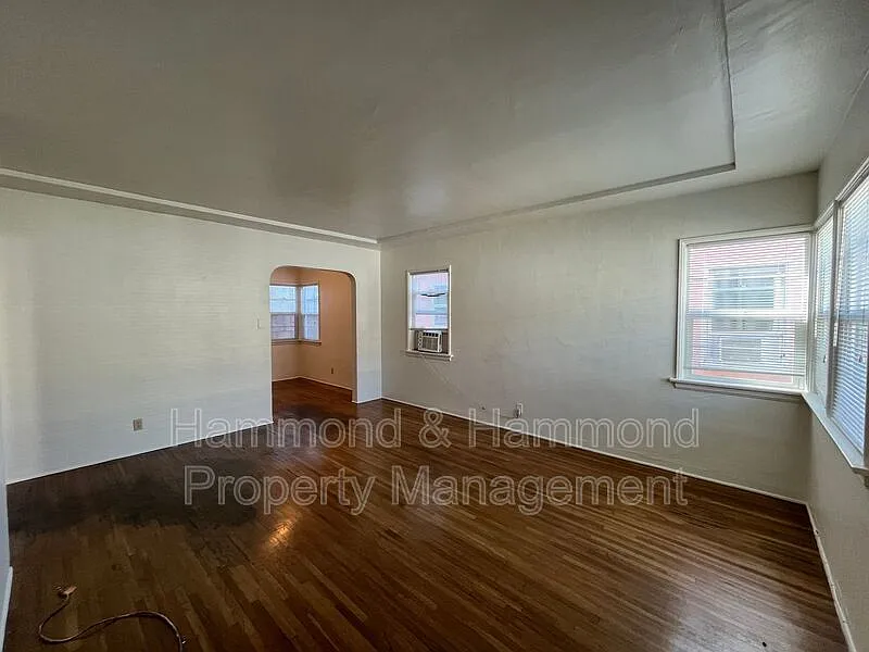 1 bed, 1.0 bath, $2,395 — Photo 2
