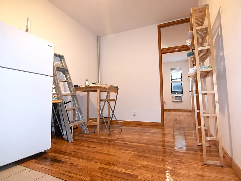 246 N 5th St #1R — Photo 5