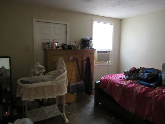 5th image of 626 S Tompkins St