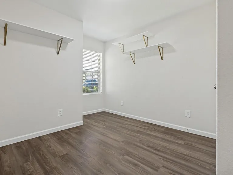 1235 Blue Hazel Ct — Photo 15