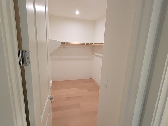 5th image of 189 Sage St