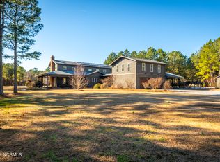 5463 White Line Rd, Ayden, NC 28513