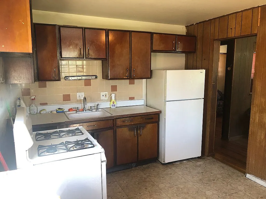 4744 Highland Ave photo 1