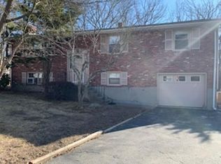 746 Norfolk St, Holliston, MA 01746