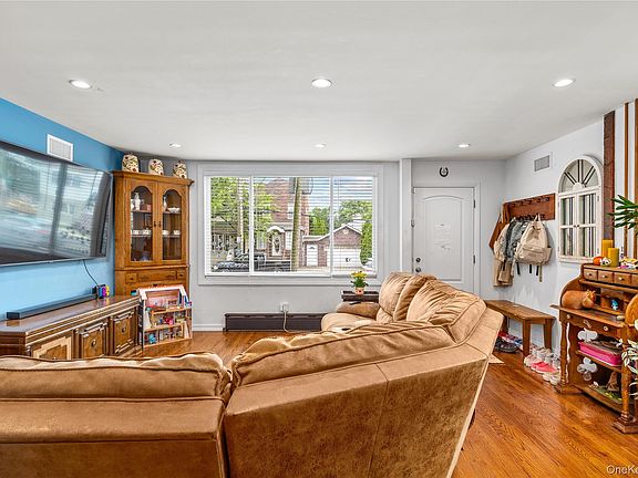3rd image of 5909 69th Street