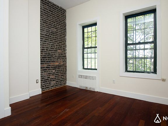 5th image of 1013 Pacific St #L2