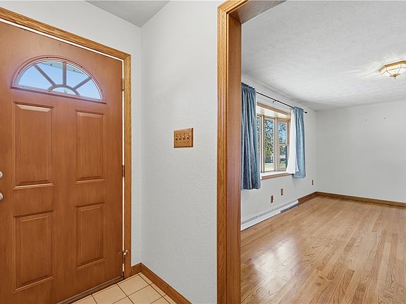 2nd image of 125 Elizabeth Dr