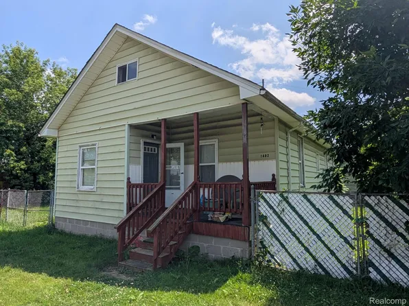 1402 Allen St, Burton, MI 48529