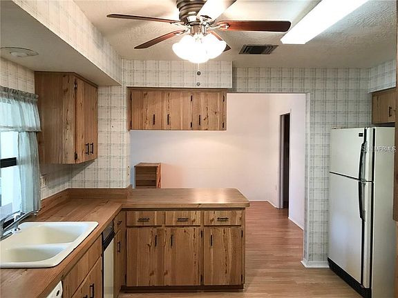 5th image of 2975 Bryan Ln