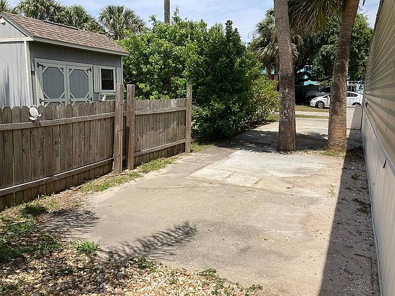 3rd image of 520 S Daytona Ave Lot 23