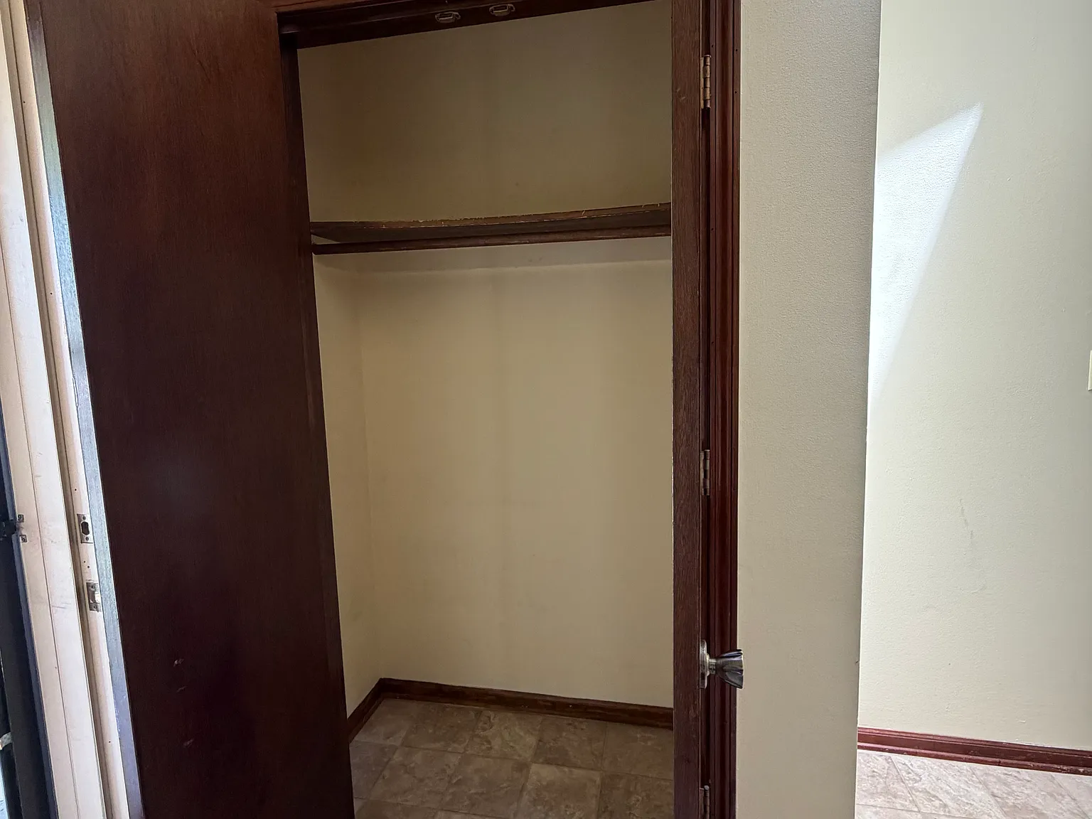 3 bed, 1400 sqft, $2,200 — Photo 3