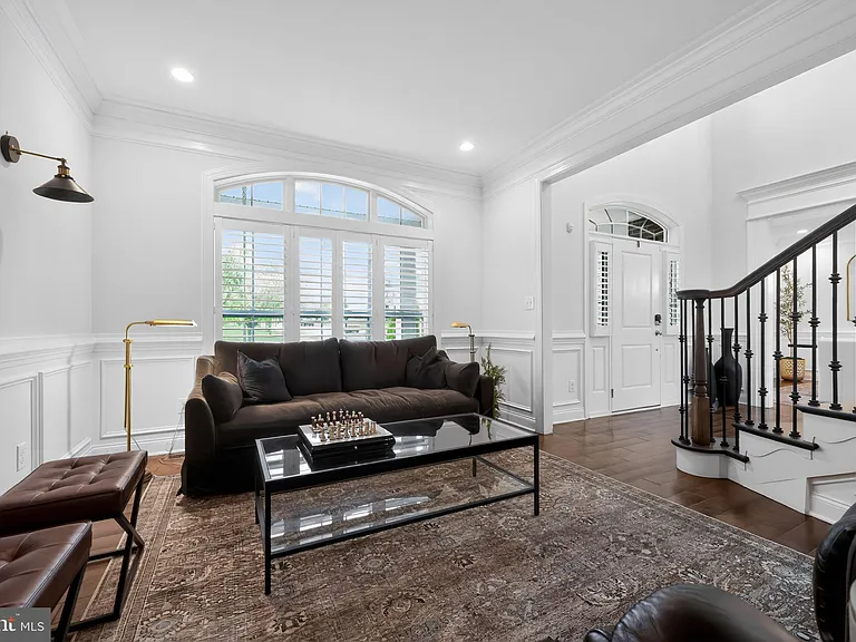 1036 Matthew Way — Photo 4