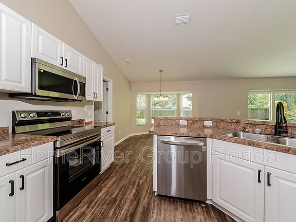 4th image of 3693 Oconto Ave