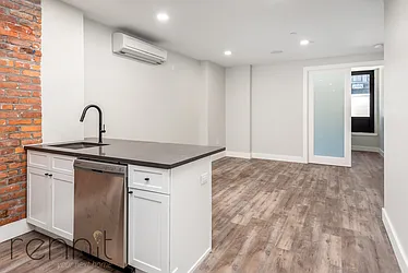 Rented by Rennit Inc.