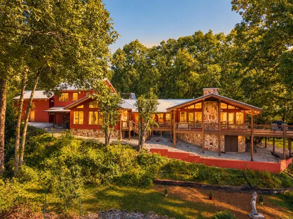 1920 Pigeon Creek Rd, Bryson City, NC 28713