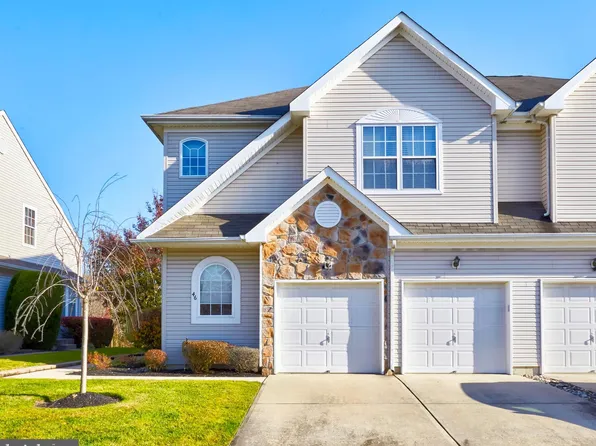 46 Saint Andrews Ct, Mount Holly, NJ 08060