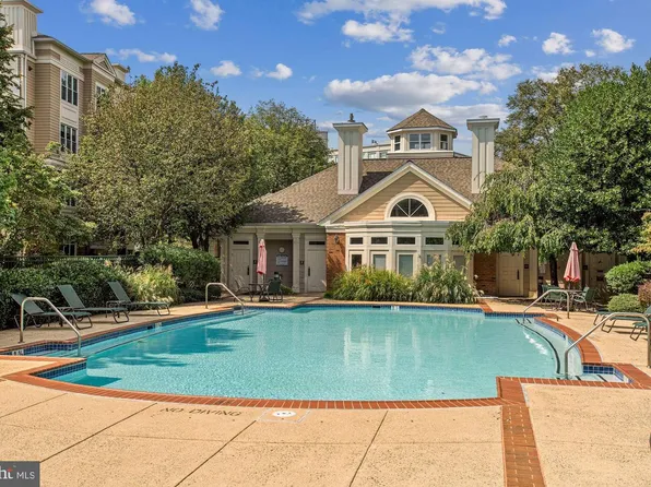 12913 Alton Sq APT 210, Herndon, VA 20170