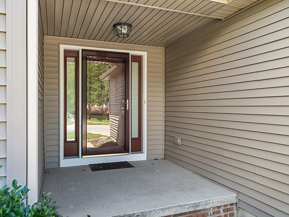 5th image of 6923 Wellington Dr