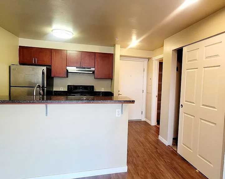 Avalon West Apartments — Photo 6