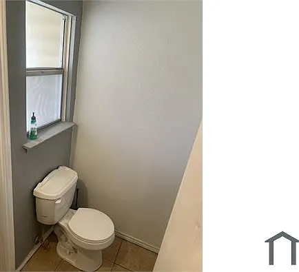 1010 Stephen St — Photo 15